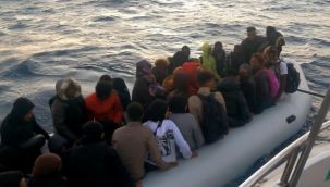 Ayvalık'ta Türk karasularına itilen 51 göçmen kurtarıldı