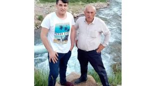 Baba-oğuldan geriye yan yana çektirdikleri fotoğraf karesi kaldı
