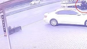 Bursa'da motosiklet ile kamyonetin kazası