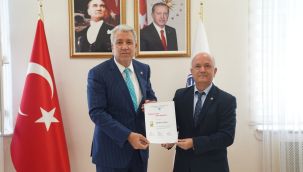 Egeli akademisyen ve uluslararası hakem Mehmet İnce’ye FIG’den ‘Altın Diploma’ ödül