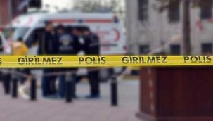 Evinde bıçaklanmış bulunan kadın yaşamını yitirdi
