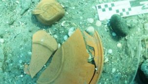 Su altı araştırmalarında Roma dönemine ait bitkisel motifli toprak kandil bulundu