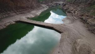 Sular çekildi, köprü ortaya çıktı