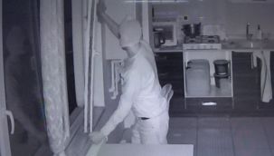 Titiz hırsız önce sildi, sonra soydu