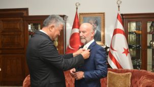 TÜRKSOY'dan Dr. Suat İrfan Günsel'e onur nişanı