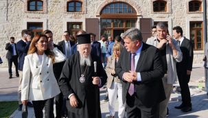 Çeşme’yi ziyaret eden Bartholomeos’tan Başkan Oran’a büyük övgü