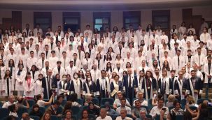 DEÜ'de geleceğin hekimleri beyaz önlük giydi