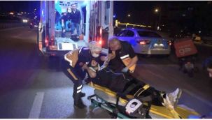 İşçi taşıyan minibüsle kamyonet çarpıştı
