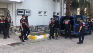 İzmir'de jandarmanın yakaladığı 6 insan kaçakçısı tutuklandı