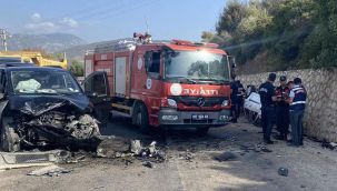 Minibüs ve otobüsün çarpışması ile dede ve torun yaşamını yitirdi