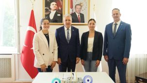 Türkiye’nin gururu Egeli Yüzücülerden Rektör Budak’a ziyaret