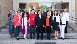 Yaşar Üniversitesine "Beslenme Dostu İş Yeri" belgesi