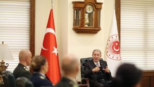 Bakan Akar TSK'da görevli öğretmenlerle buluştu