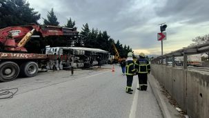Kurşun yüklü TIR devrildi