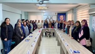 AK kadınlar sandık çalışmasına Aliağa'da start verdi