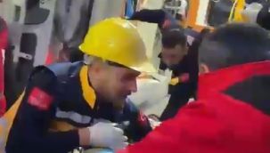 Hakkari UMKE ekibi 13 yaşındaki çocuğu enkazdan sağ çıkarttı