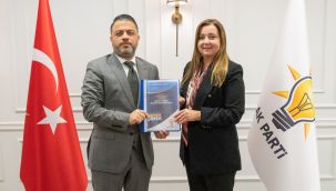 AK Parti İzmir’de Arabulucu Avukat Gezici Milletvekili Aday Adayı oldu