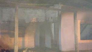 Alevlere teslim olan ev kullanılamaz hale geldi