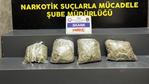 İzmir polisi tarafından uyuşturucu tacirlerine operasyon