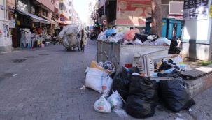 Karşıyaka’nın her köşe başında çöp yığını