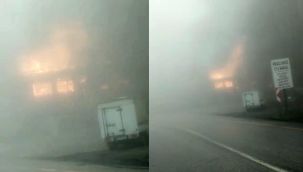 Uludağ yolu üzerine bulunan restoran alev alev yandı