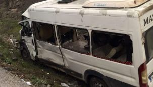 Ankara'da işçi servisi otomobille çarpıştı: 3 ölü, 20 yaralı