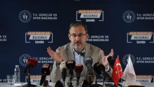 Bakan Kasapoğlu, İzmir'de basın mensuplarıyla buluştu