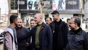 Bakan Soylu ve Vali Kızılkaya deprem bölgesindeki esnaf ile bir araya geldi