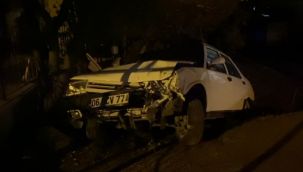 Başkent'te otomobil boş araziye uçtu