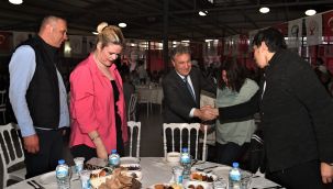 Bornova’da bin kişilik iftar: “Gönül köprüleri kurmaya devam ediyoruz”