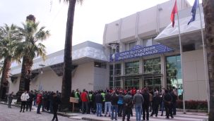 İzmir Büyükşehir'in İZELMAN işçileri iş bıraktı