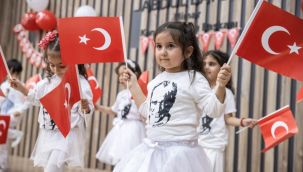 Konaklı miniklerden gururlandıran 23 Nisan kutlaması