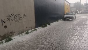 Menemen'i dolu yağışı vurdu