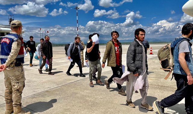 227 Afgan göçmen sınır dışı edildi