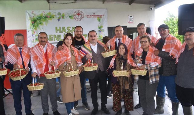 AK Partili Kırkpınar ilk kiraz hasadına katıldı