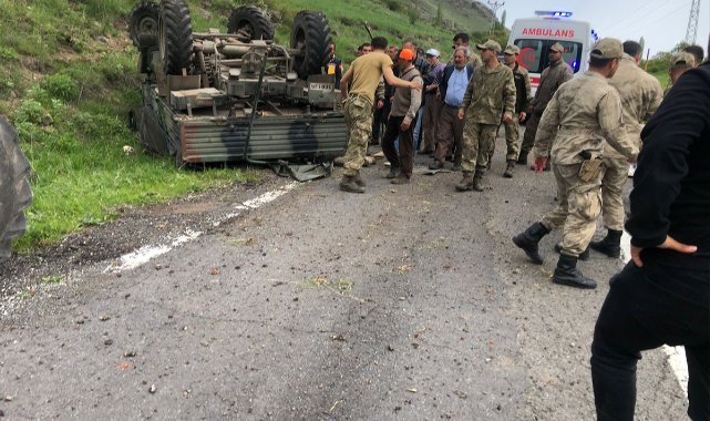 Ardahan'da askeri araç devrildi