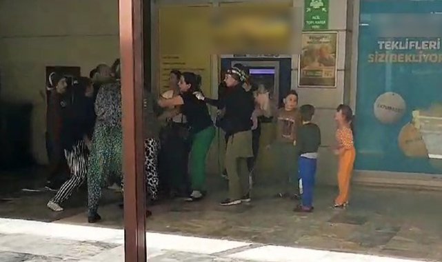 ATM'de sıra kavgası: Birbirlerine girdiler