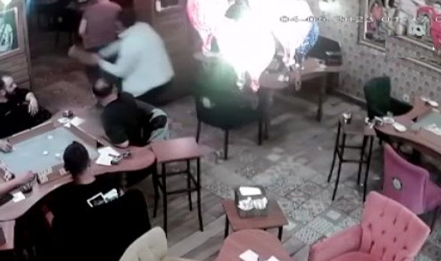 Baba hem oğlunu hem de arkadaşlarını ıstaka ile dövdü