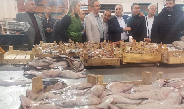 Bakan Kasapoğlu balıkçı esnafıyla bir araya geldi