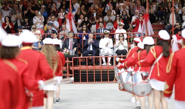 Bayraklı’da 19 Mayıs coşkusu