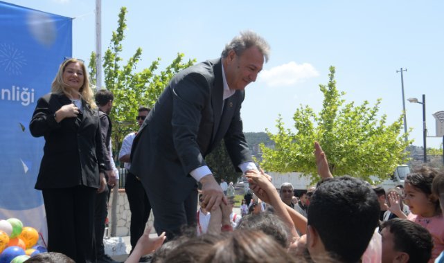 Bornova Çamkule’de gökyüzü uçurtmalarla renklendi