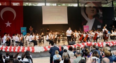 Bornova’nın çocukları 19 Mayıs için çaldı