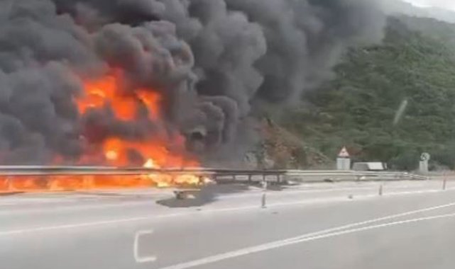 Boya yüklü tır alev alev yandı