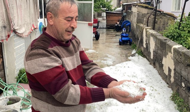 Burdur'da dolu hayatı felç etti