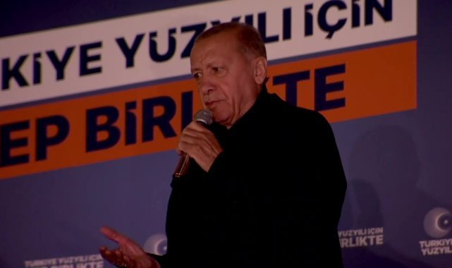 Cumhurbaşkanı Recep Tayyip Erdoğan balkon konuşmasını gerçekleştirdi