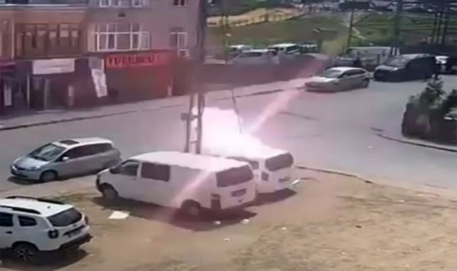 Elektrik kabloları cadde ortasında bomba gibi patladı