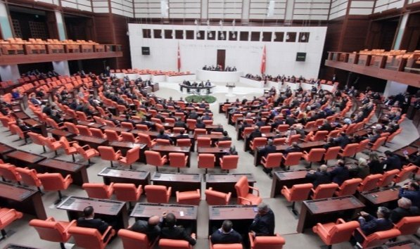 Hangi ünlü isim Meclis'e girdi
