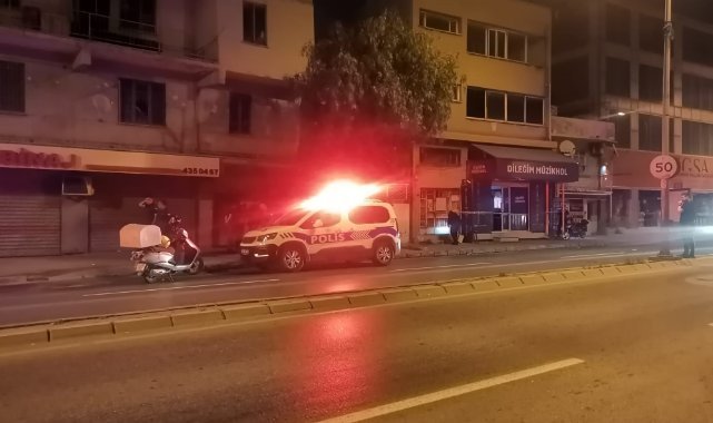İzmir’de eğlence mekanında silahlı kavga:Kanlar içinde yere yığıldı