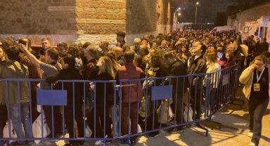 İzmir'de ilçe seçim kurullarında oy pusulası yoğunluğu