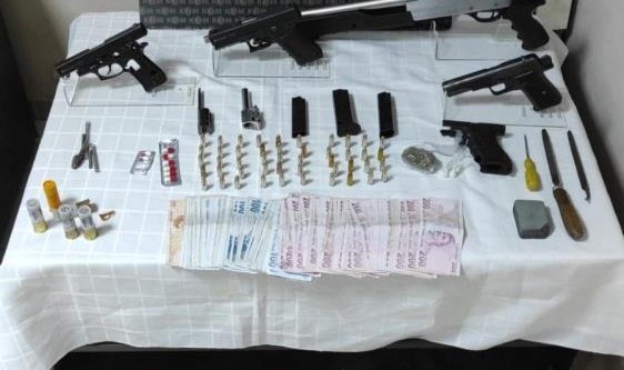 İzmir'de silah imalatı ve ticareti yapan kişi tutuklandı